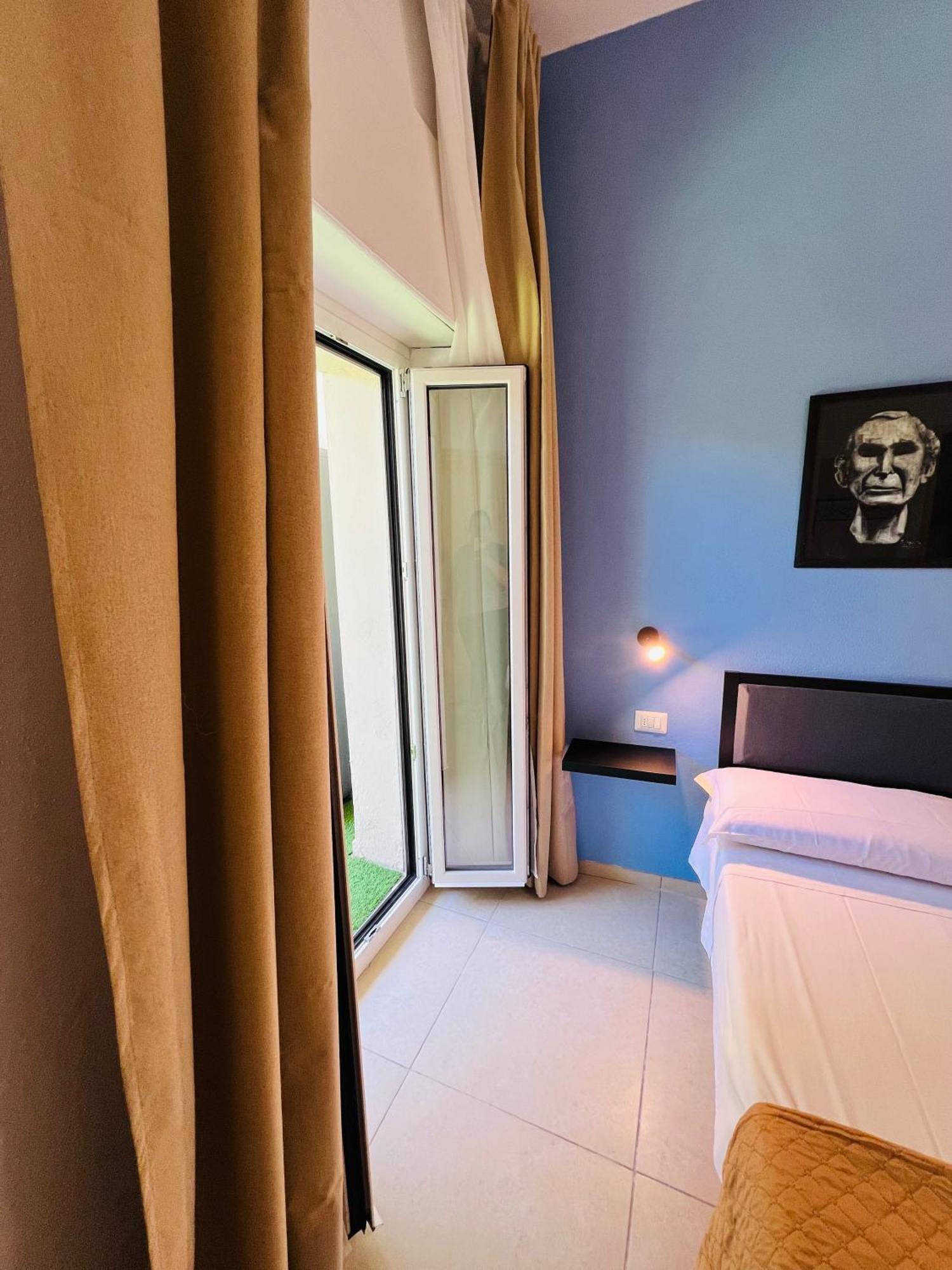 Les Chambres De Francoise Guest House Olbia Exterior photo