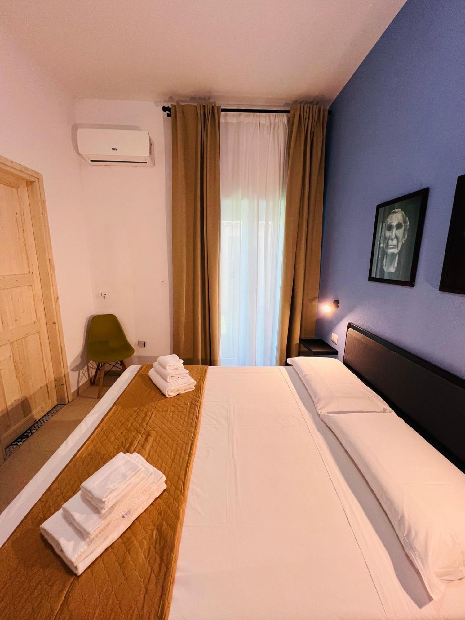 Les Chambres De Francoise Guest House Olbia Exterior photo
