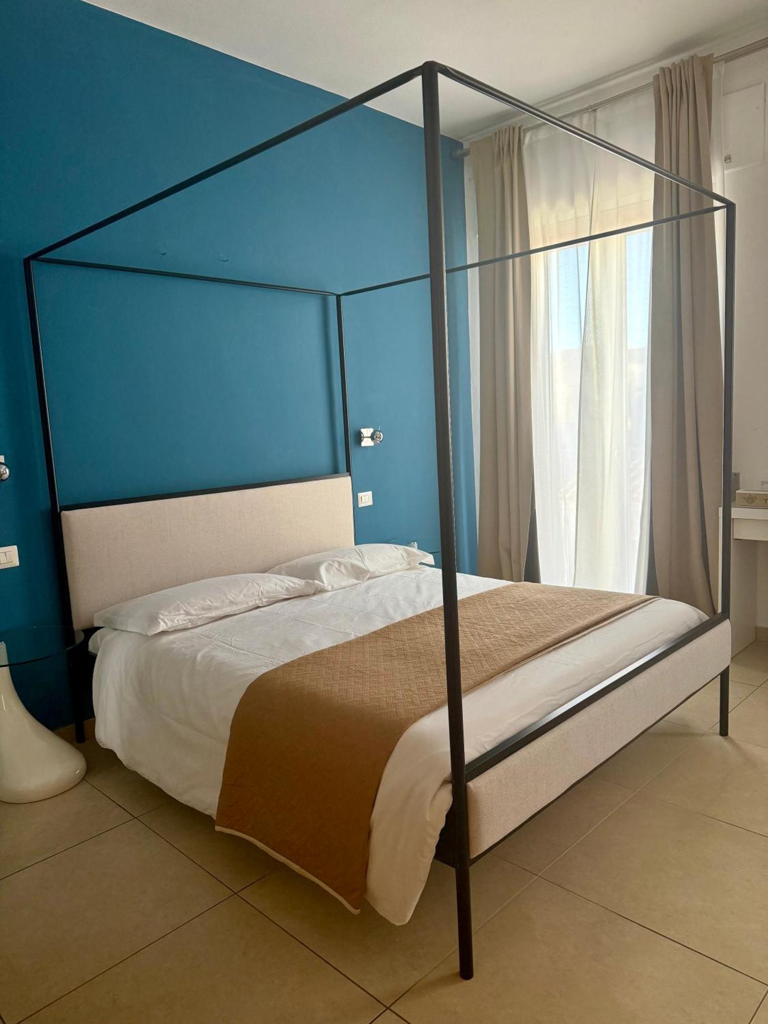 Les Chambres De Francoise Guest House Olbia Exterior photo