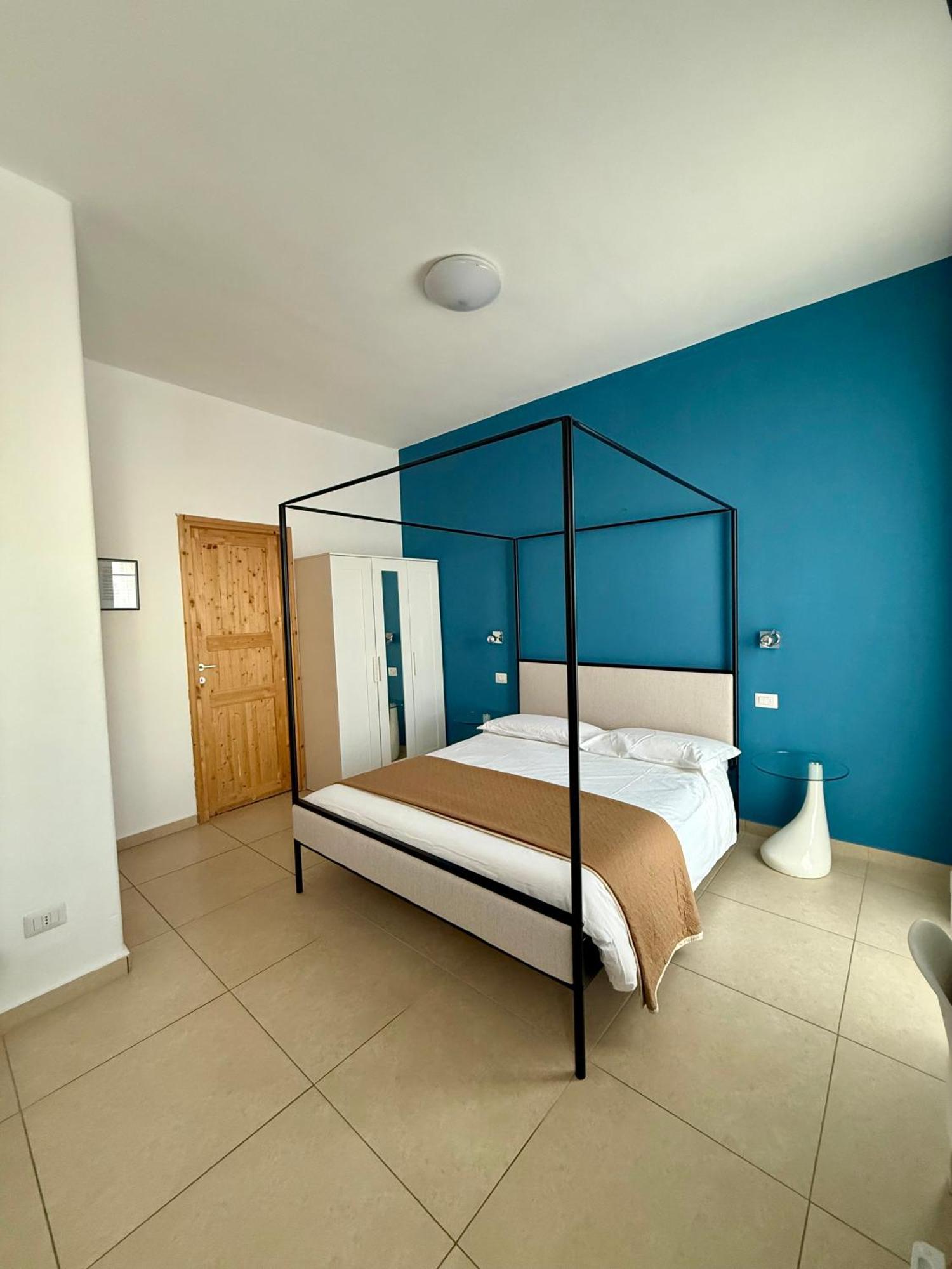 Les Chambres De Francoise Guest House Olbia Exterior photo