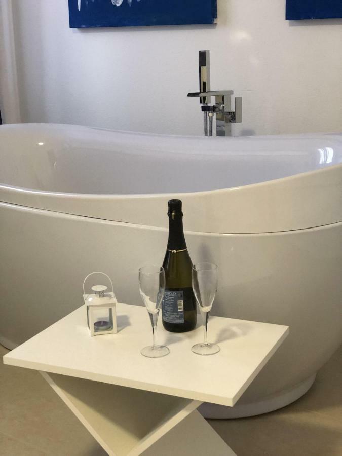 Les Chambres De Francoise Guest House Olbia Exterior photo